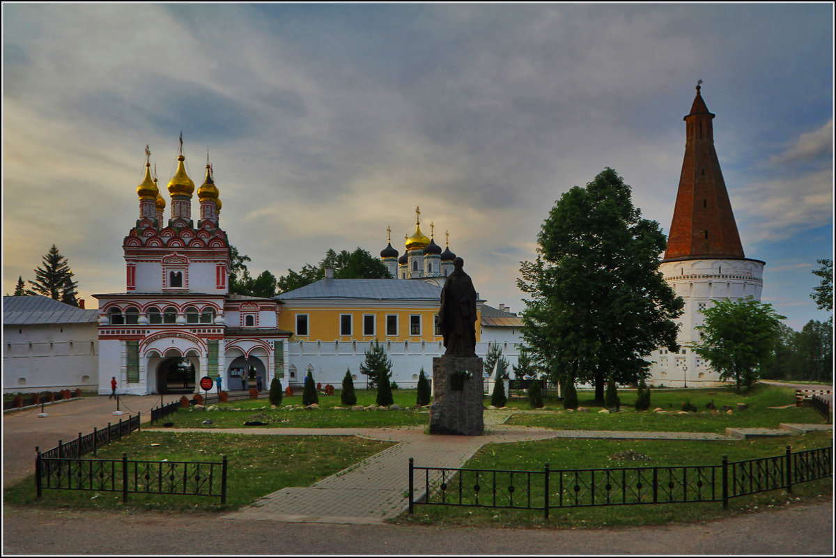 Иосифо-Волоколамский мужской монастырь - Дмитрий Анцыферов