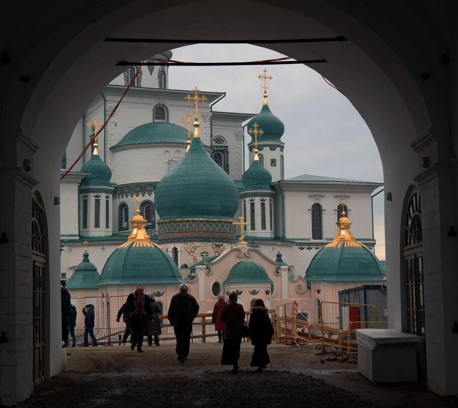 Возрождение - Олег Доможиров