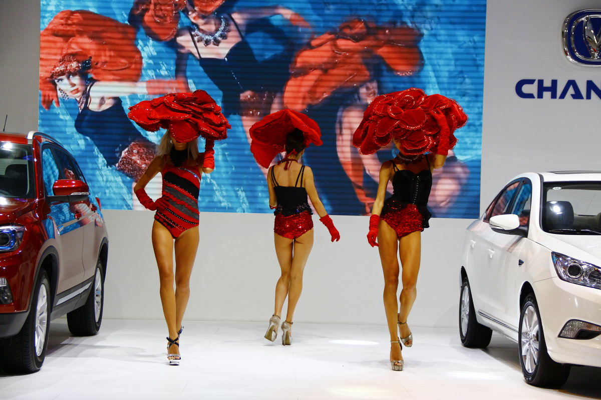 Цыпочки на автосалоне. - Валерий Гудков