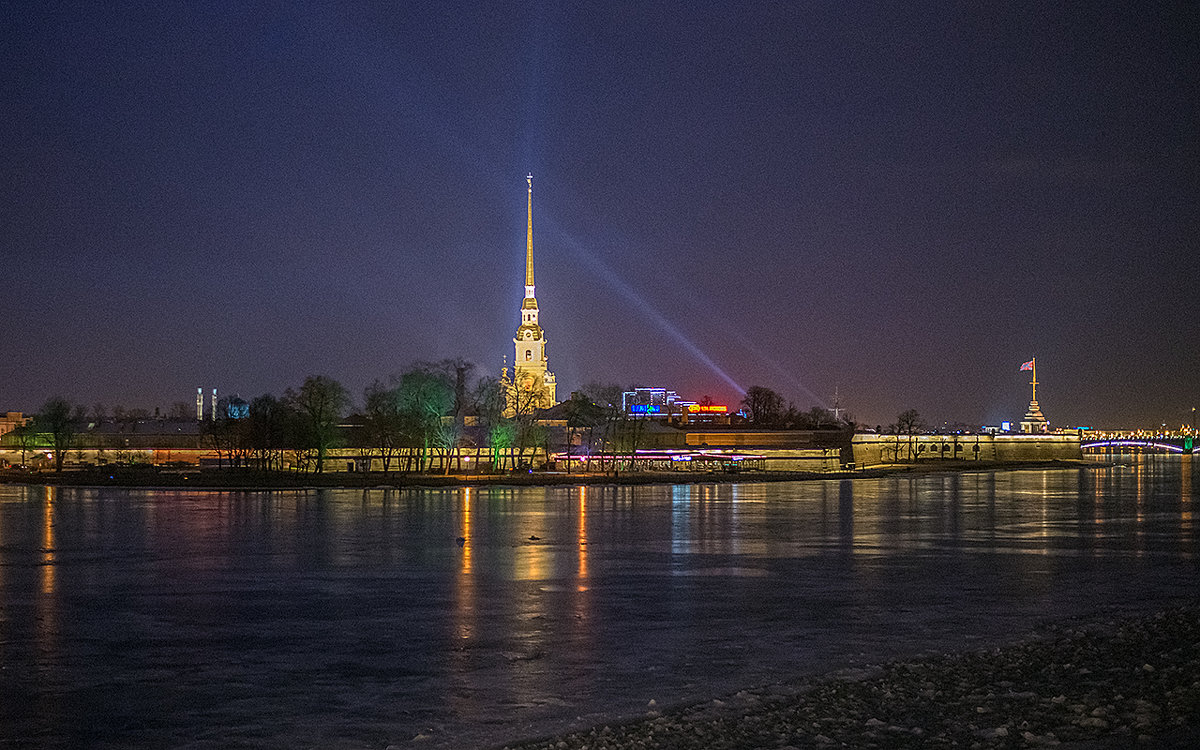 Петропавловка в лучах прожекторов - Valerii Ivanov