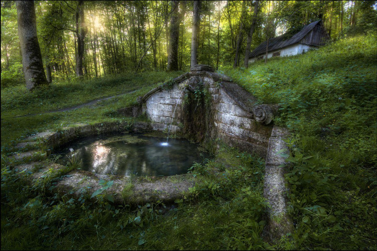 Старинный фонтан - Elu Sepp