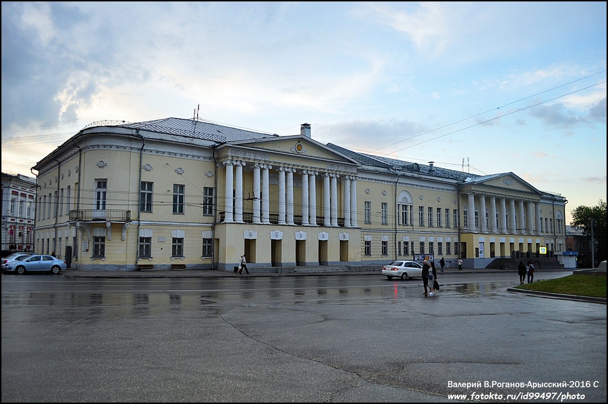 ПАМЯТНИК АРХИТЕКТУРЫ  НА СОБОРНОЙ  ПЛОЩАДИ - Валерий Викторович РОГАНОВ-АРЫССКИЙ