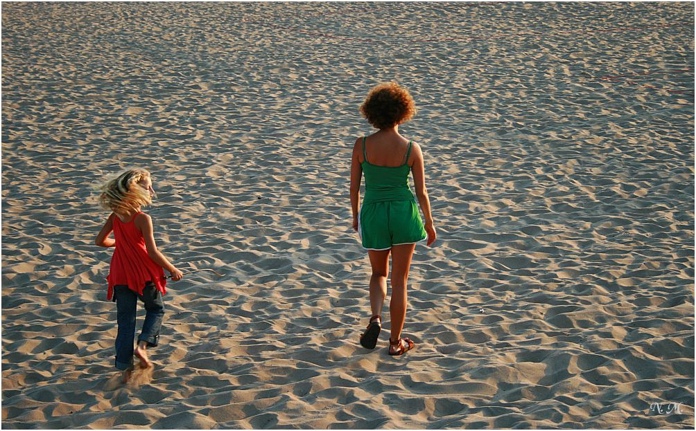 Двое в голубых песках. - Наталья Портийо