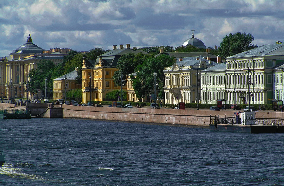 РОССИЯ. Санкт-Петербург. Университетская набережная реки Нева. - Владимир Ильич Батарин