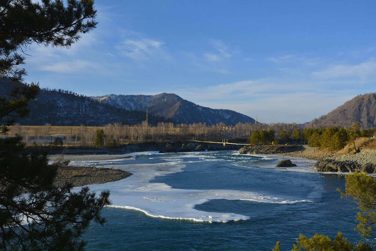 Вид на подвесной мост. - Валерий Медведев
