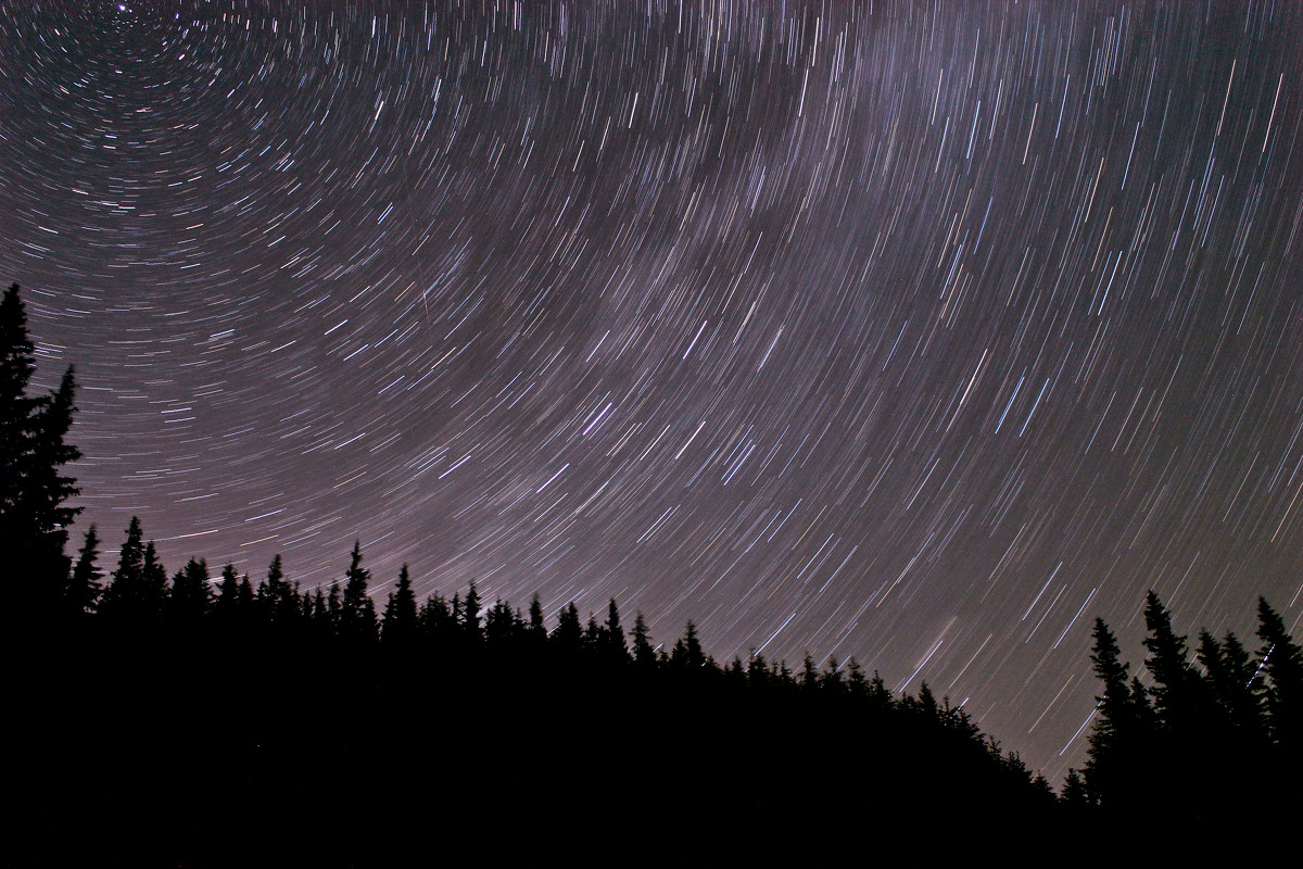 startrails - yaroslav kolmakov