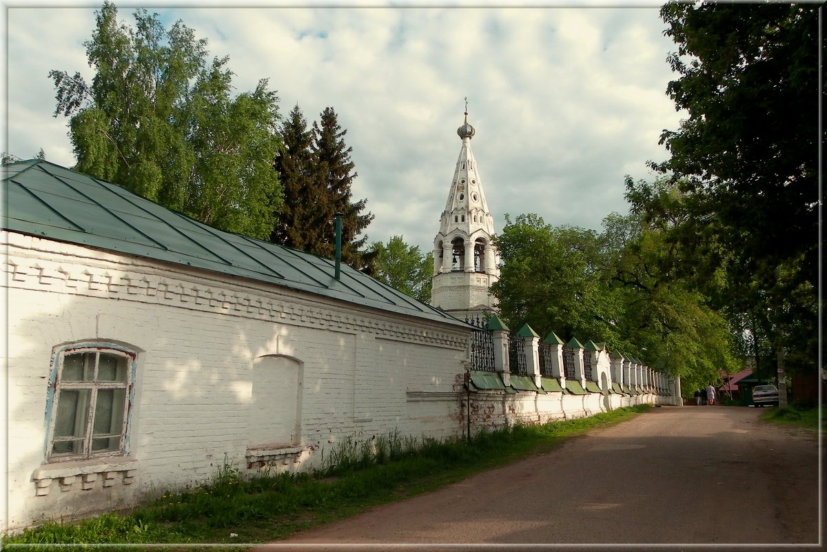 Ц. Иоанна Богослова г. Кострома . Теплый свет . - Святец Вячеслав 