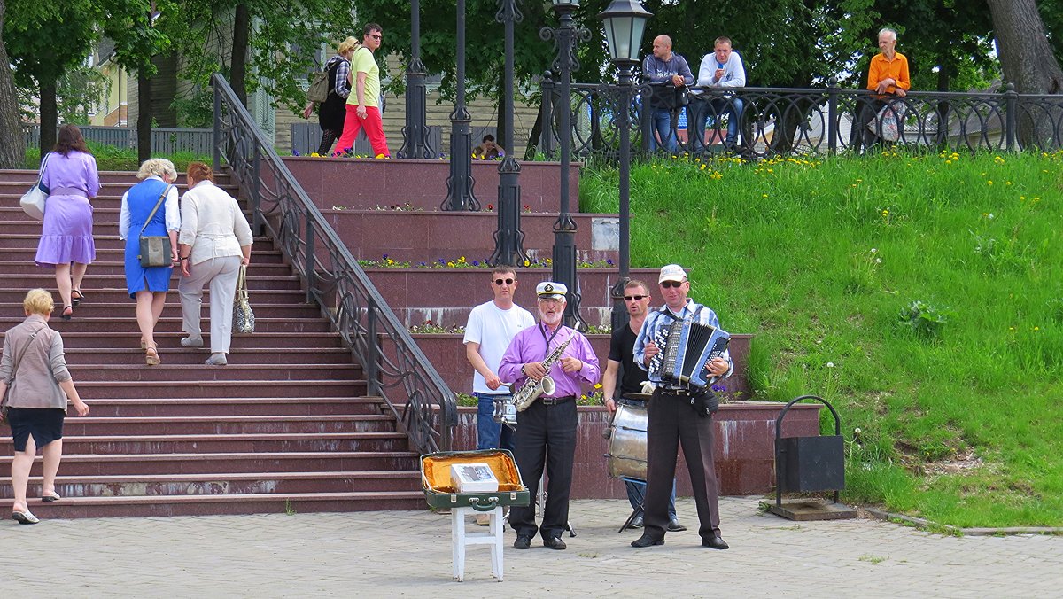 так встречают в Угличе - aleksandr Крылов