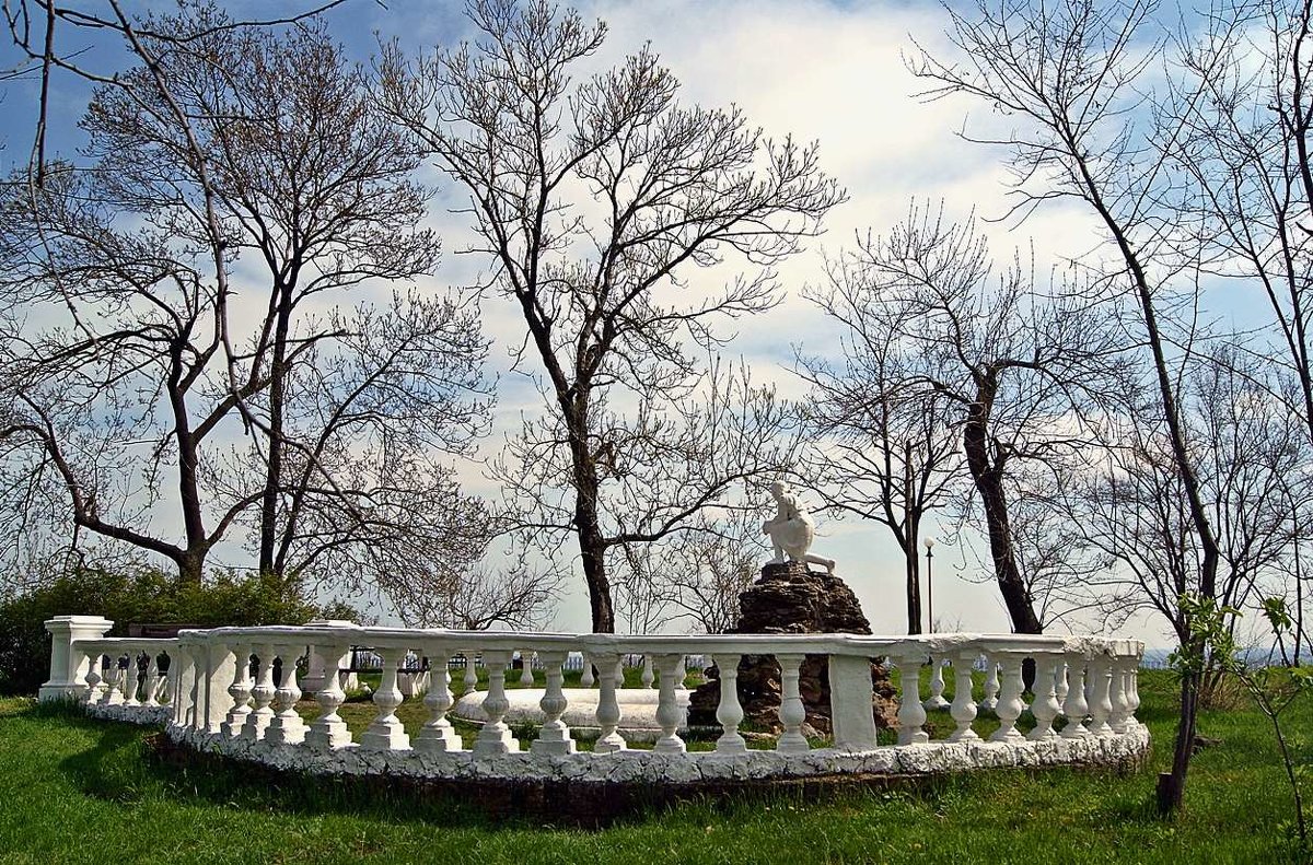 в старом парке - Александр Корчемный