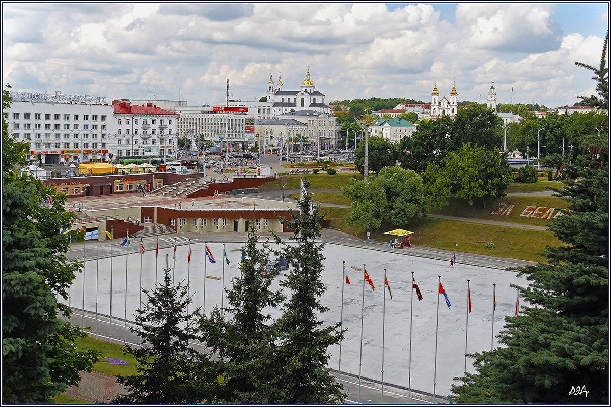 *** - Роланд Дубровский