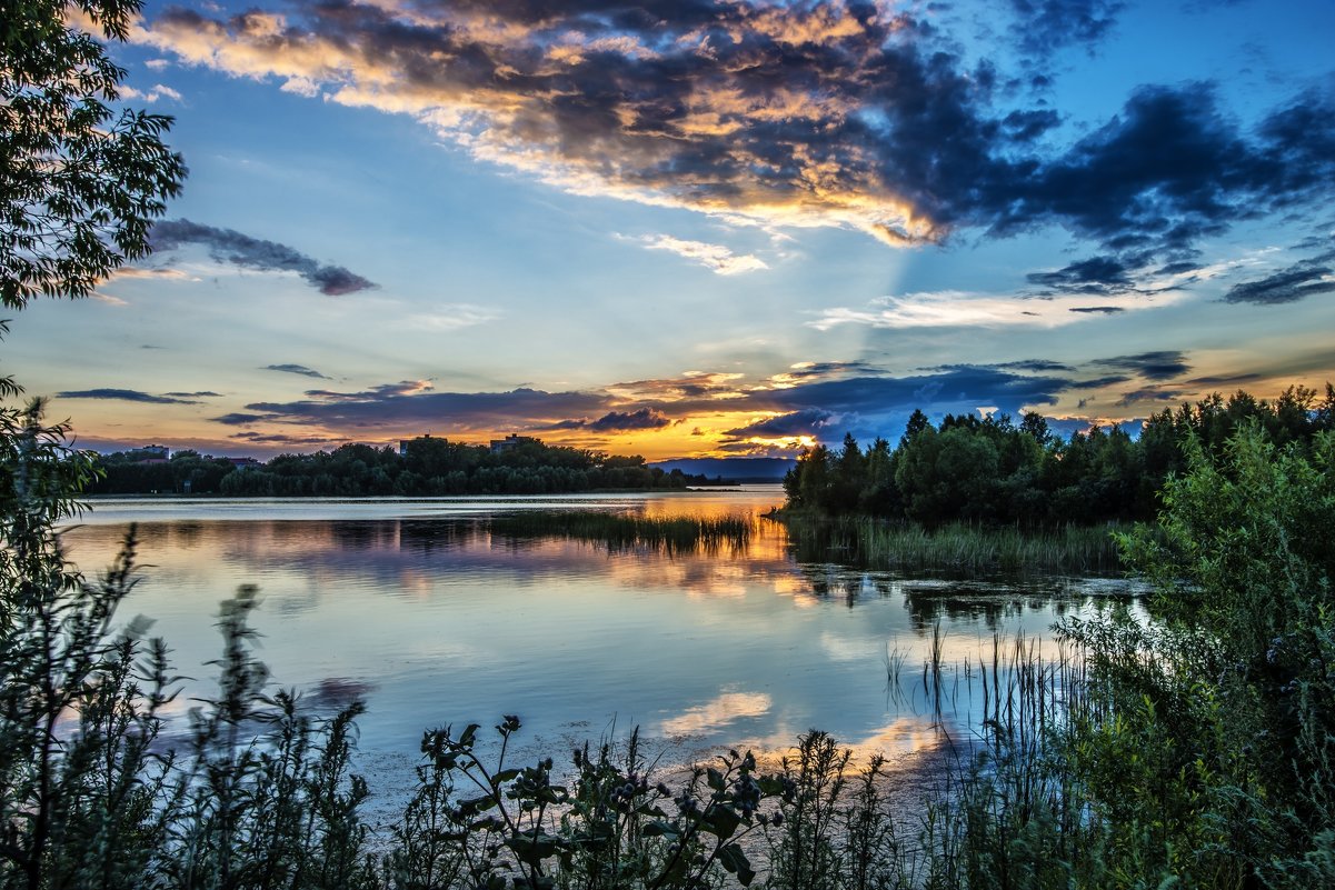 Summer sunset - Dmitry Ozersky