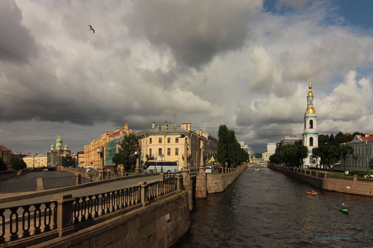 У семи мостов - Вера Моисеева