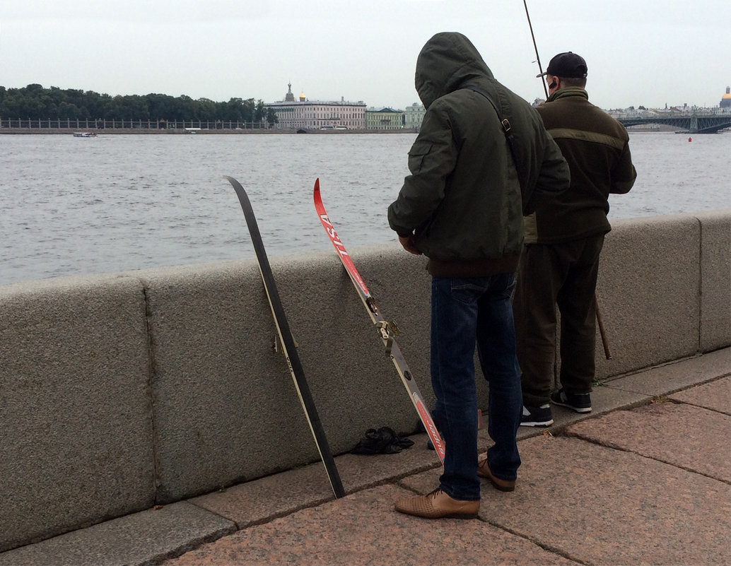 "Помню, бывало на передовой - грязь, жара, а мы - на лыжах ..." - Михаил Палей