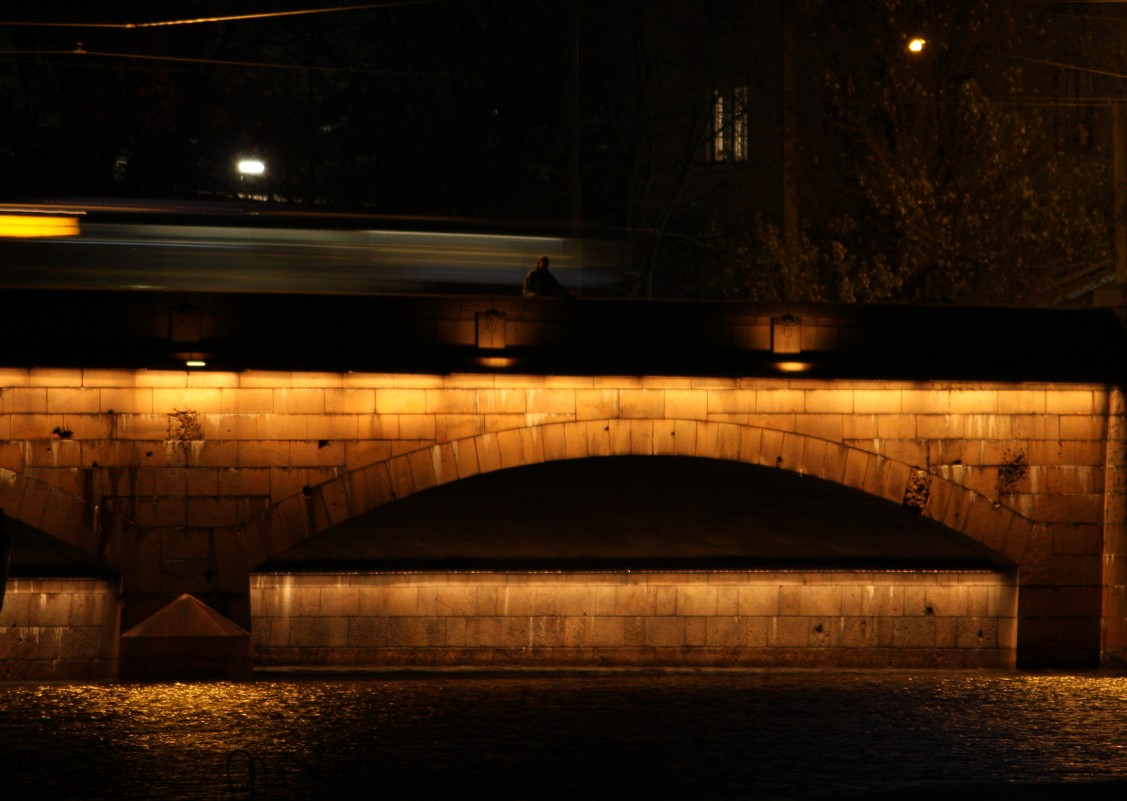 man on the bridge - Ashara 