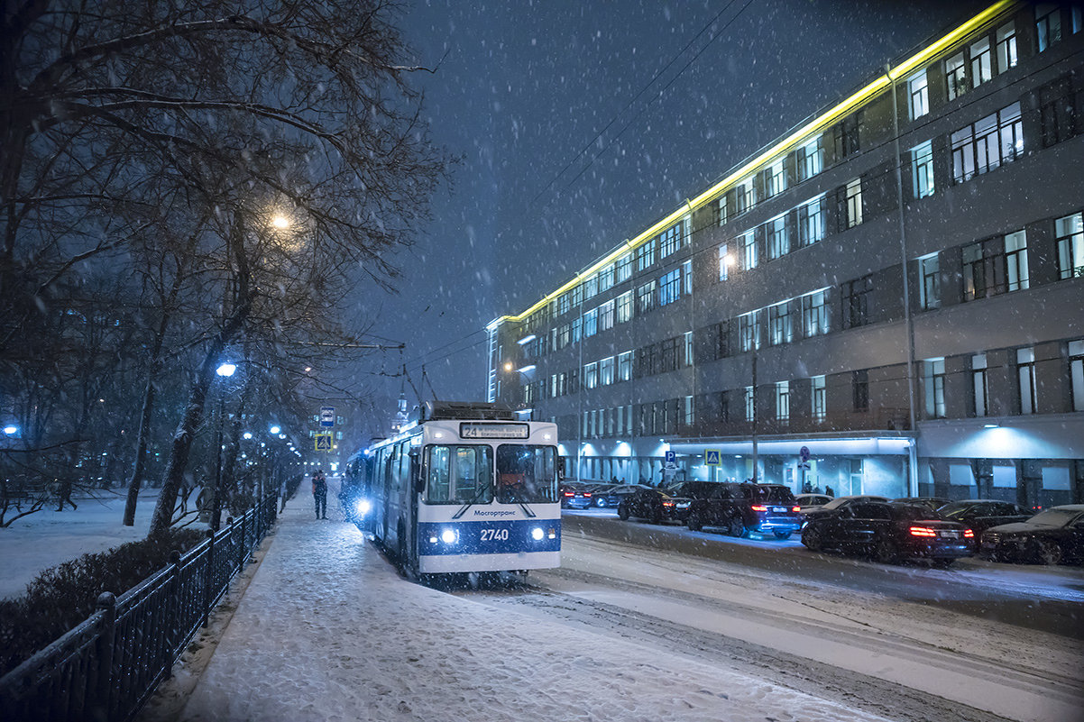 Москва, Новая Басманная улица. Снегопад. - Игорь Герман