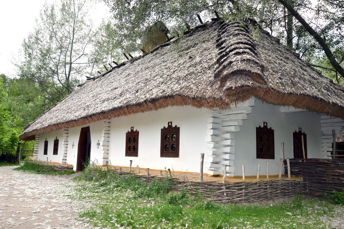 Ukrainian farmhouse - mayboro 