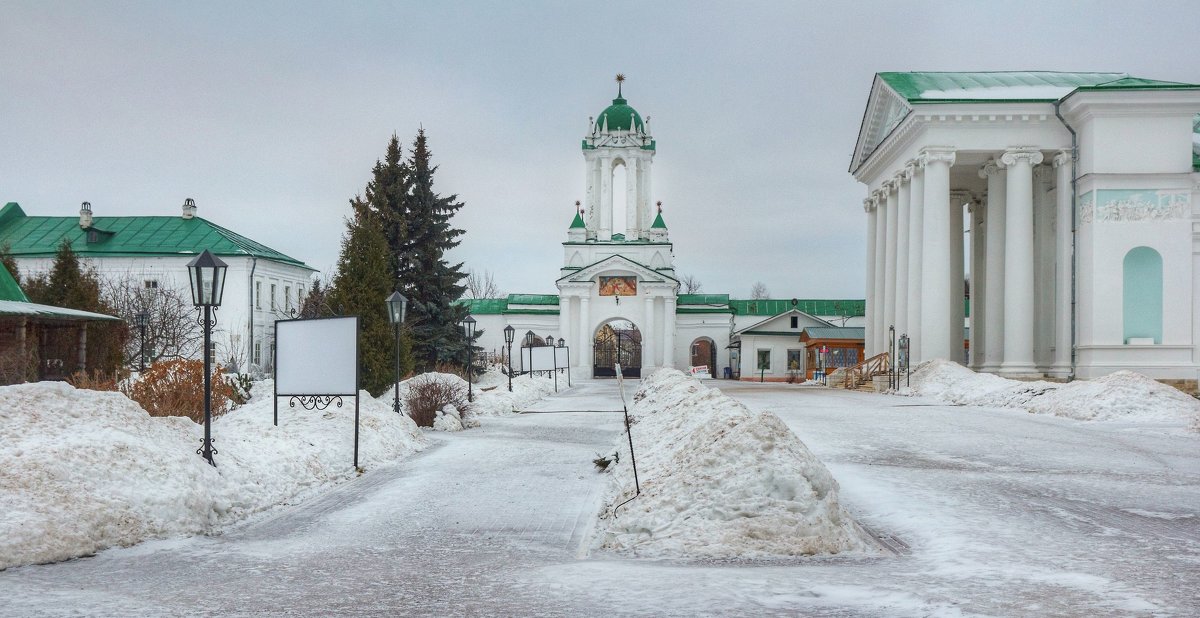 Спасо-Яковлевский Димитриев монастырь - Константин 