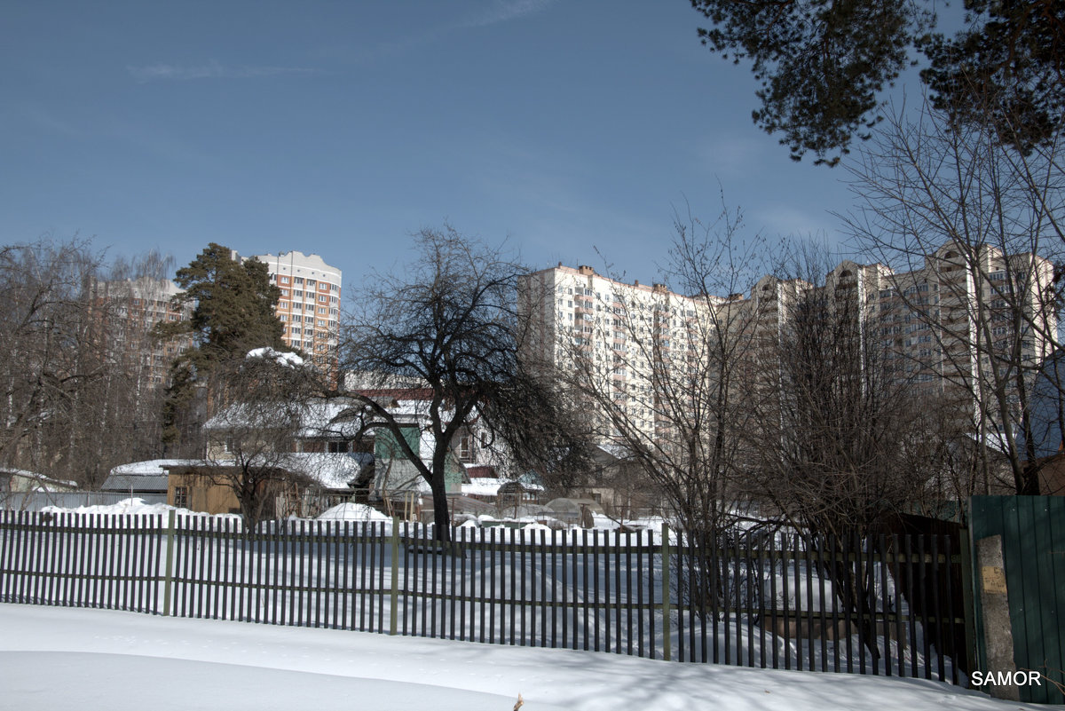 На околице - Валерий Самородов