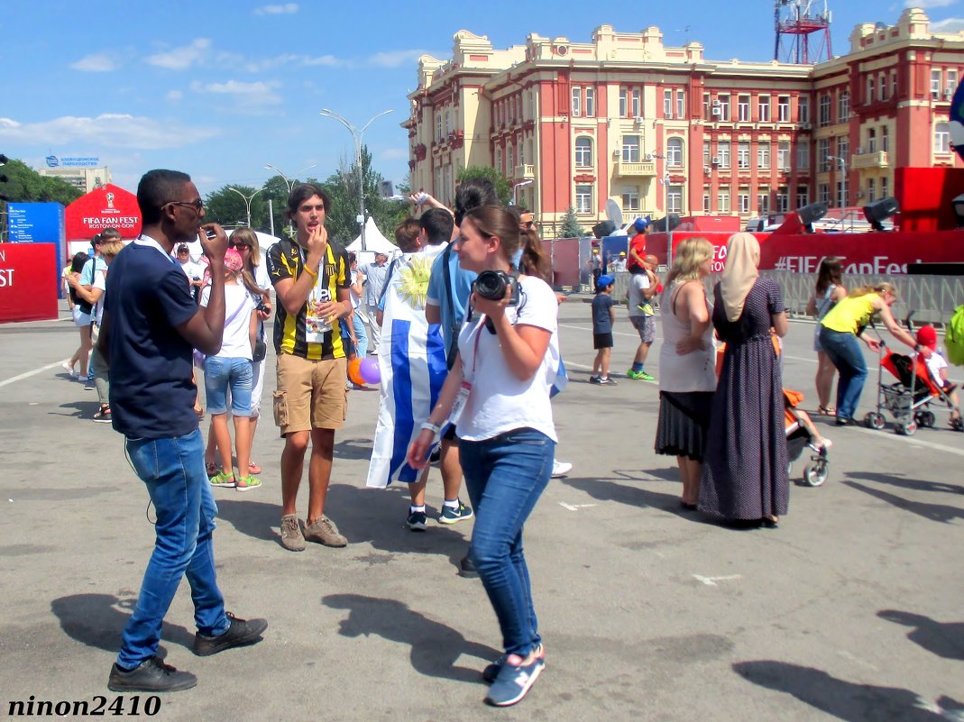 В фан-зоне Ростова-на-Дону - Нина Бутко