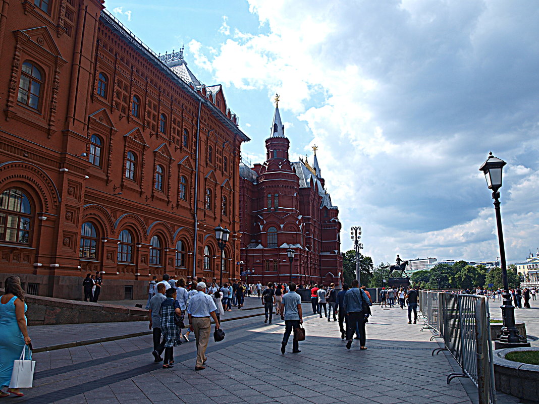 Москва. На Манежную площадь. - Владимир Драгунский