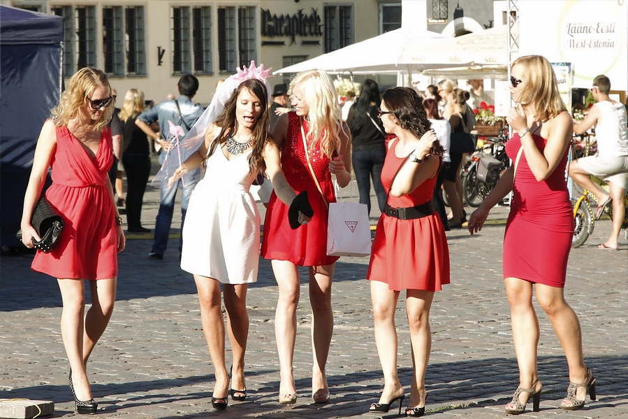 все девки как девки, а я прынцесса в большом городе - Pavel Stolyar