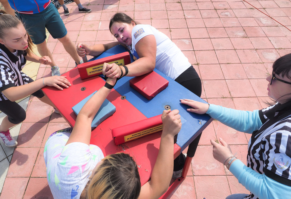 Коня на скаку остановят - Борис Коктышев 