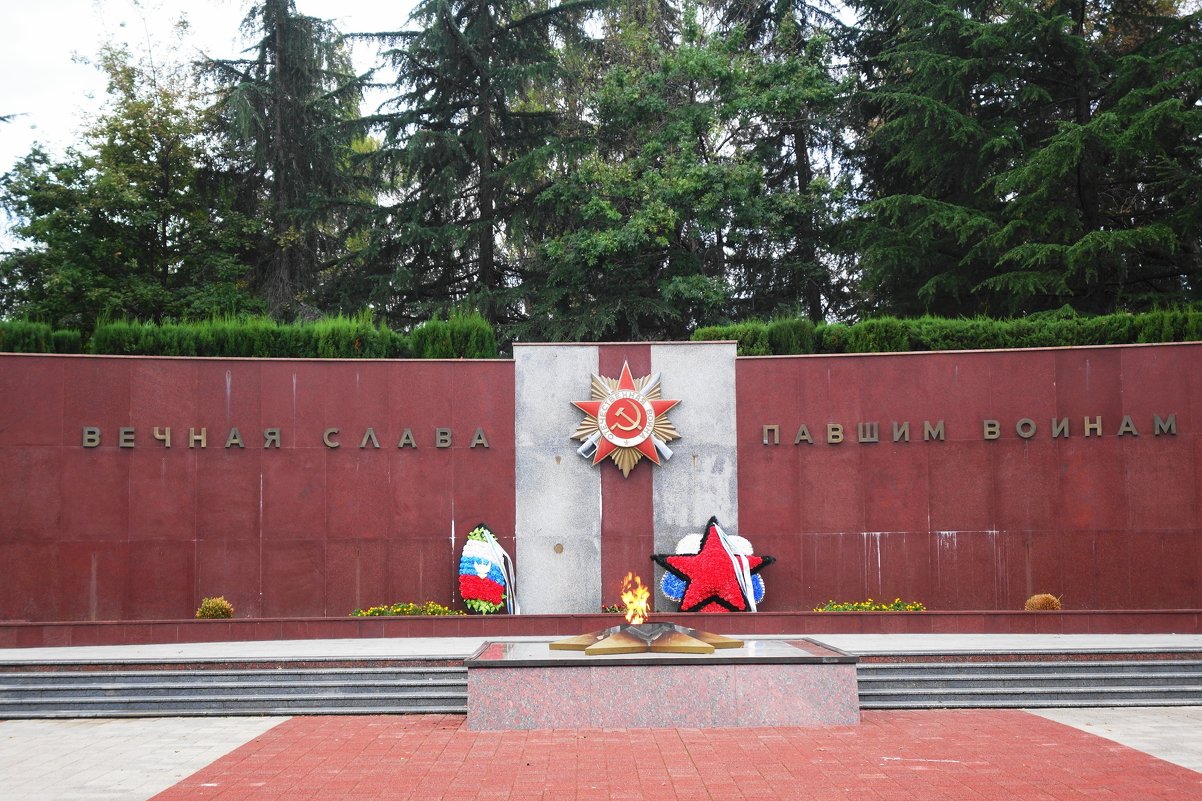 Вечный огонь на Завокзальном мемориальном комплексе - Маргарита Батырева