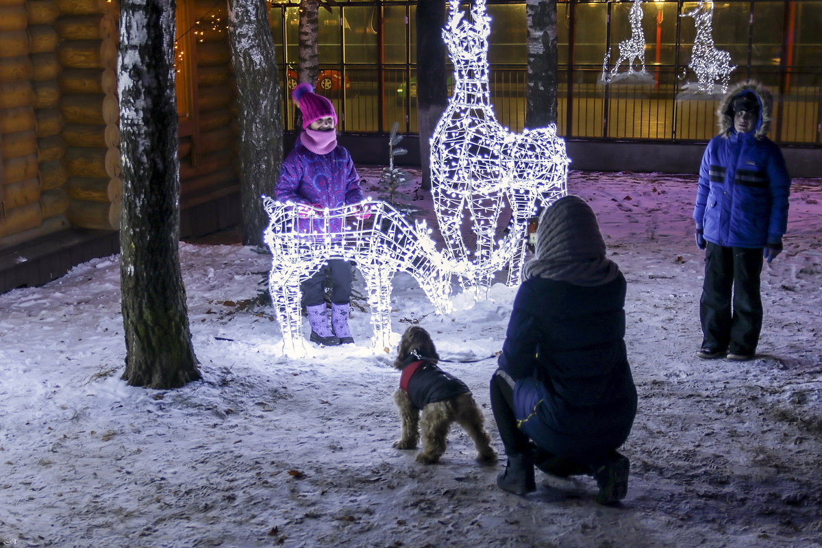 Селфи со светящимися фигурами. - Анатолий. Chesnavik. Селфи со светящимися фигурами. - Анатолий. Chesnavik.