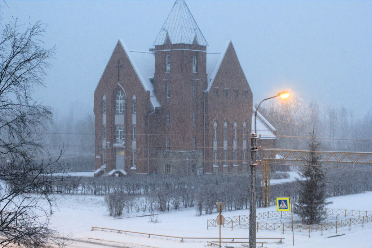 Падает снег... - galina bronnikova 