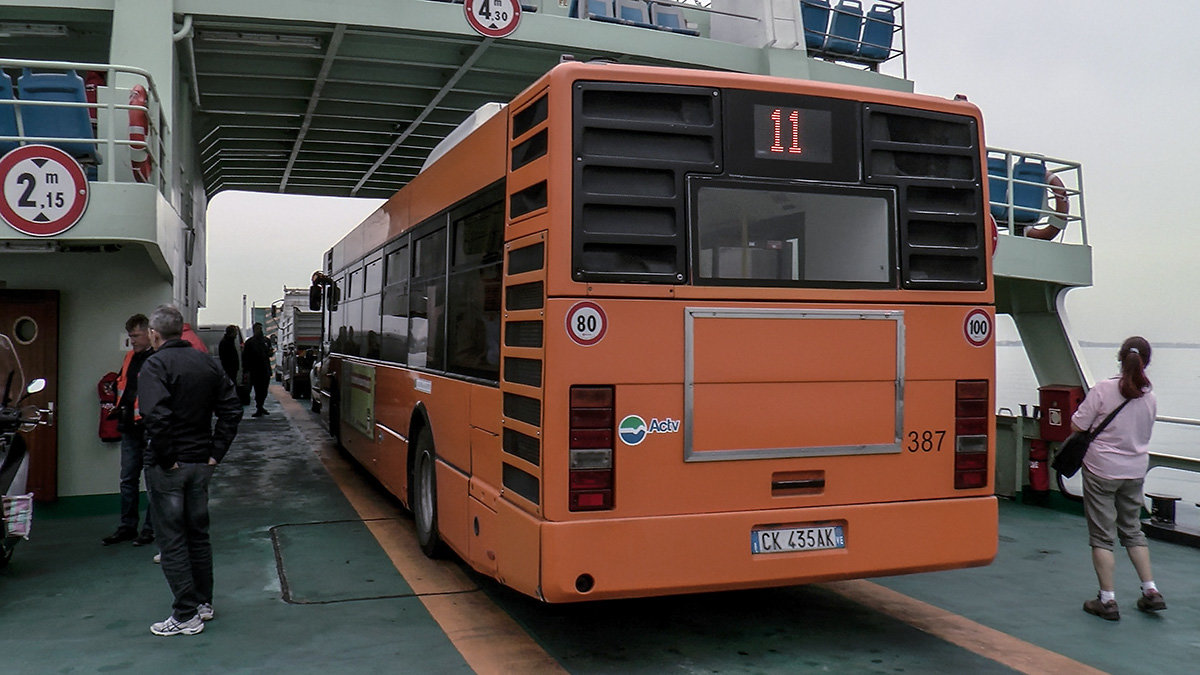 Venezia. Bus navetta "Isola del Lido SME - Pellestrina". - Игорь Олегович Кравченко