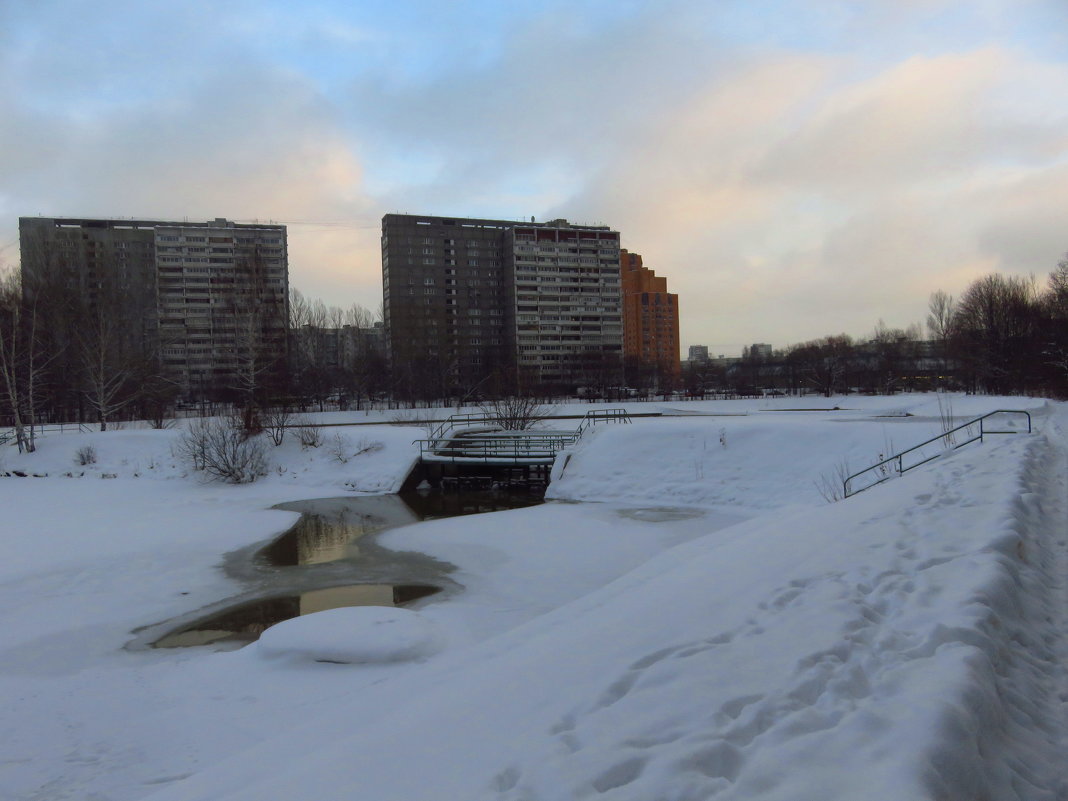И временами почти солнечно - Андрей Лукьянов И временами почти солнечно - Андрей Лукьянов