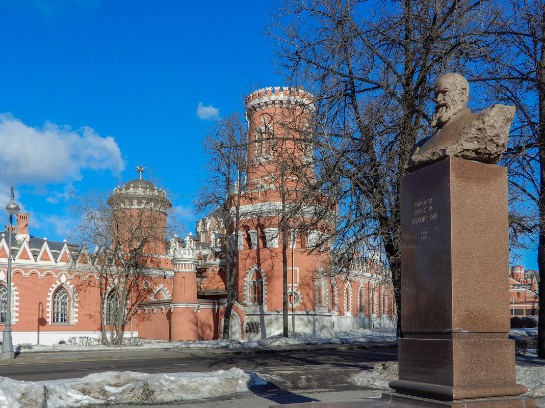 Жуковскому - Сергей Лындин