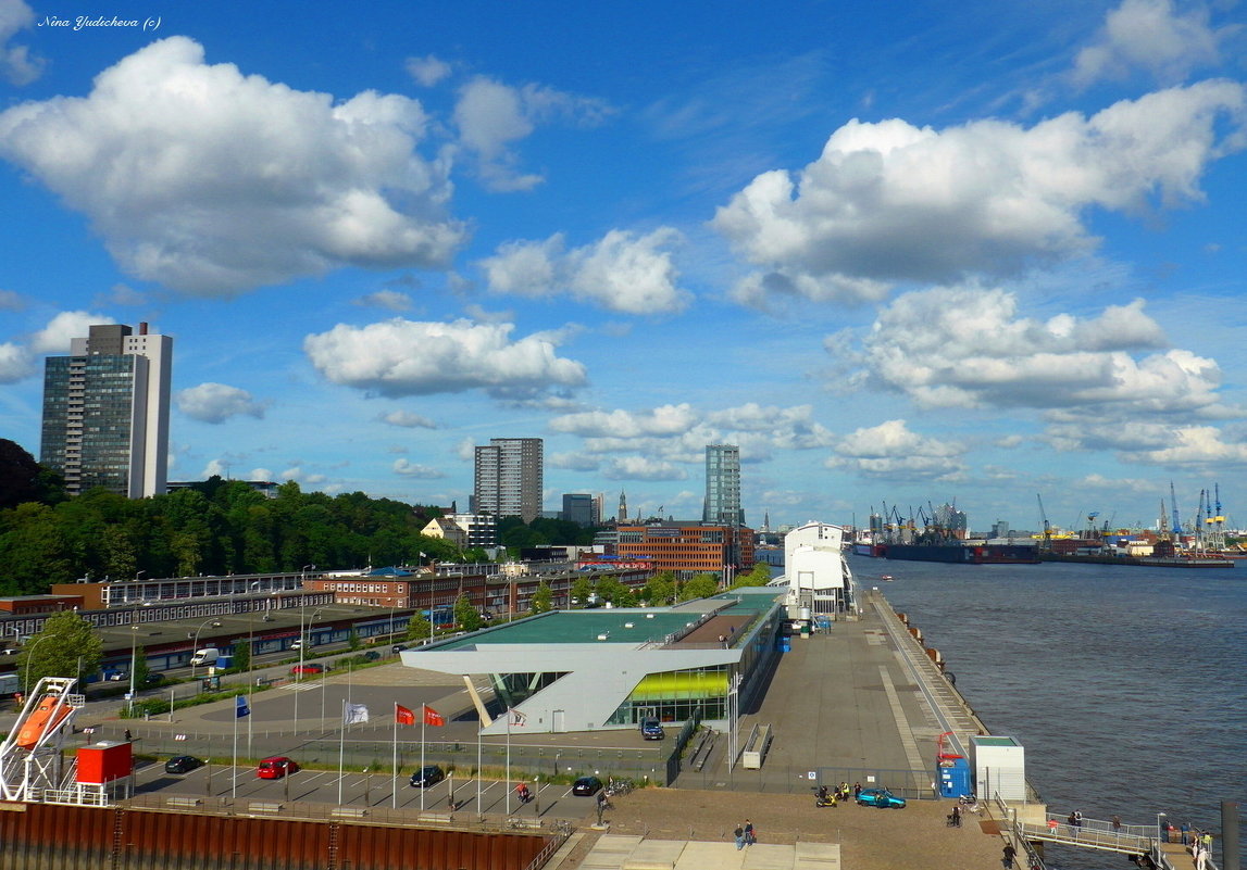 Dockland Hamburg - Nina Yudicheva