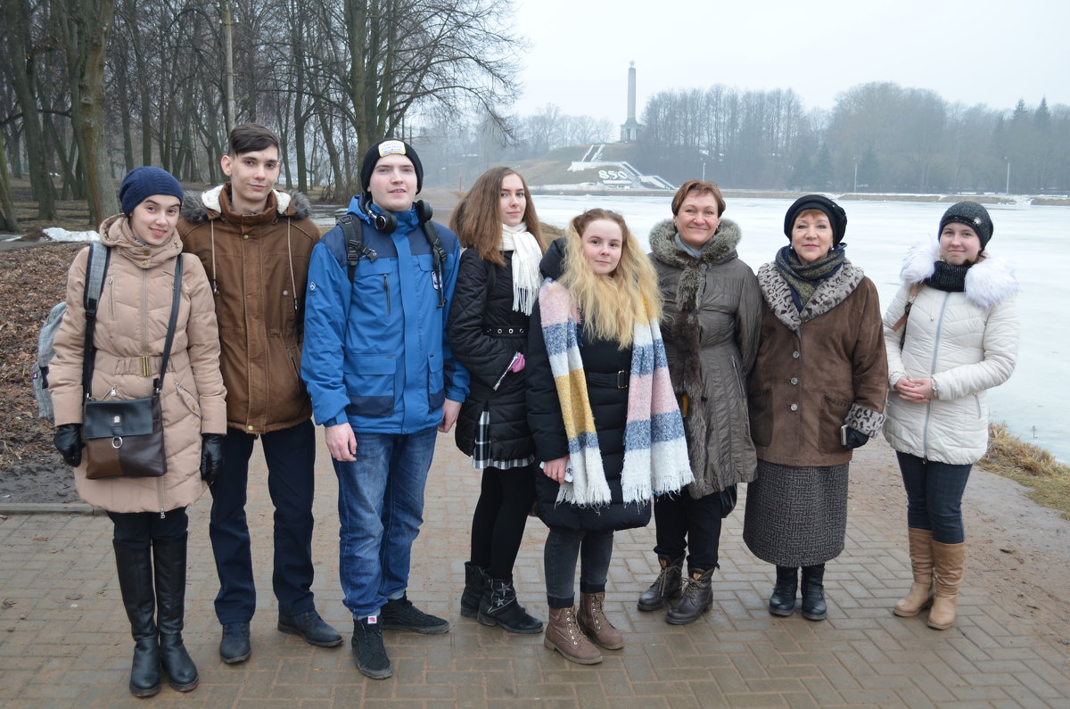 Великие Луки. Студенты и преподаватели ПОКИ перед поездкой на родину композитора М. Мусоргского - Владимир Павлов