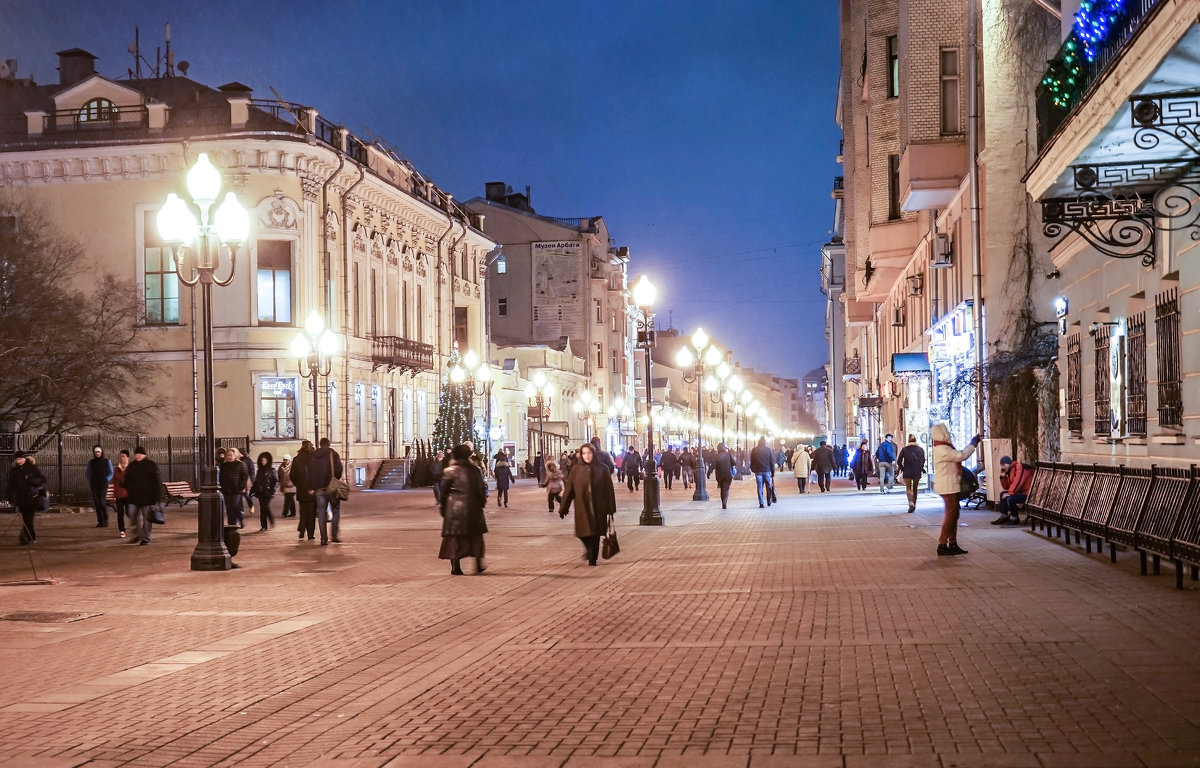 Старый Арбат вечером - Виктор Тараканов