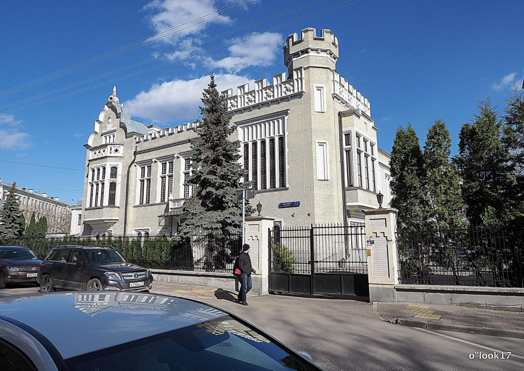 в переулочках закоулочках - Олег Лукьянов