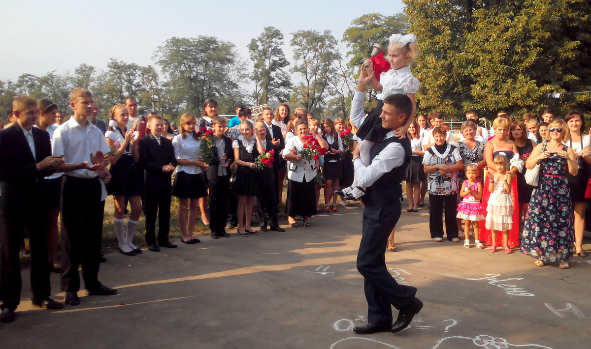 1 Сентября. Михайловская Школа, ДНР - Мария Коледа 1 Сентября. Михайловская Школа, ДНР - Мария Коледа