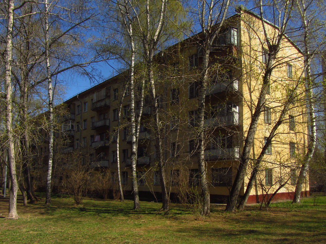 Апрель в городе - Андрей Лукьянов