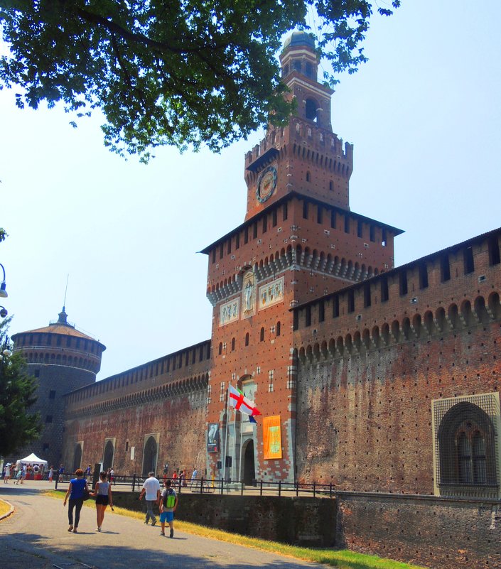 Италия. Регион Ломбардия. Город Милан. Castello Sforzesco — Кастелло-Сфорцеско - Гала 