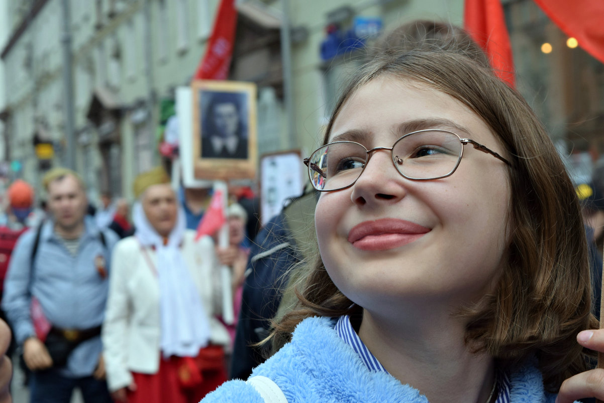 - И наша жизнь не кончится пока течет река Бессмертного полка - - Татьяна Помогалова