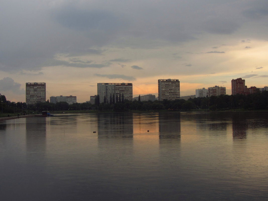 В Москве - дождь - Андрей Лукьянов