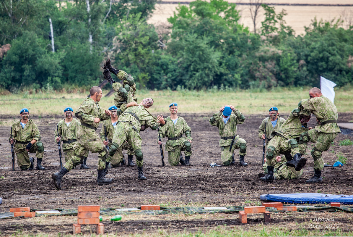 2019-06-28 Военно-технический форум «Армия-2019» - Андрей Lyz