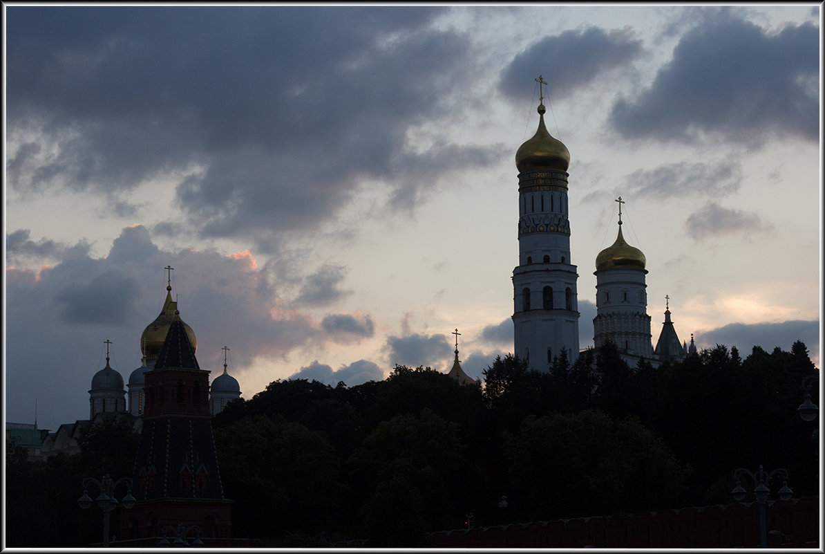 Проплывая по Москва реке - Михаил Розенберг