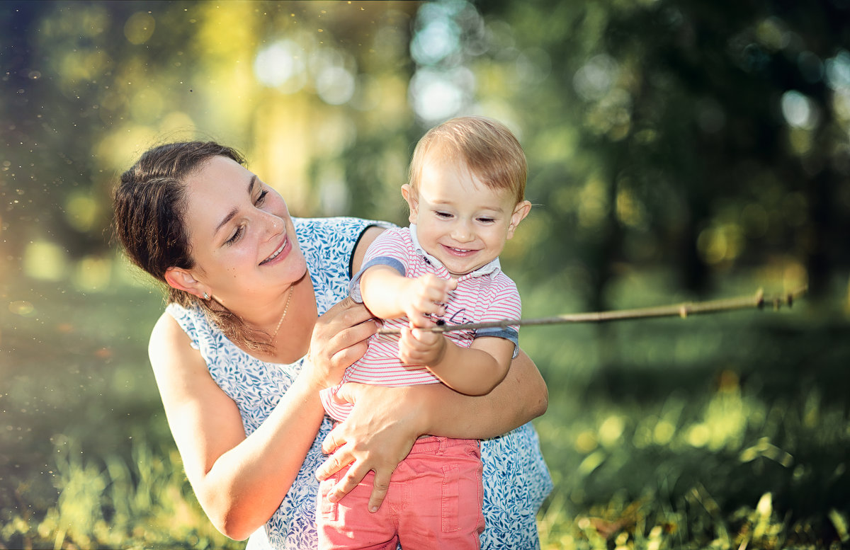 Первый подарок, который дает нам мать,- это жизнь, второй- любовь, и третий- понимание. - Лилия .