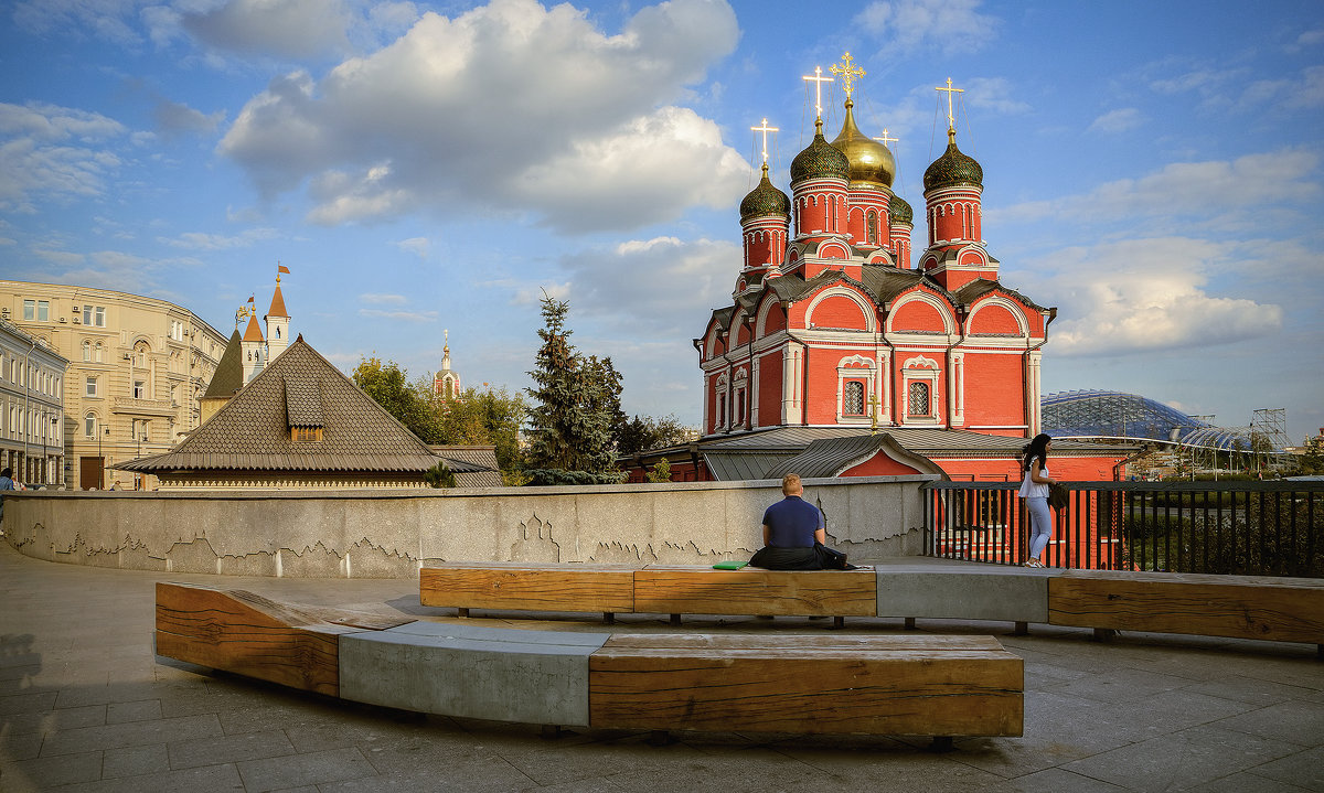 Москва. Улица Варварка. - В и т а л и й .... Л а б з о'в