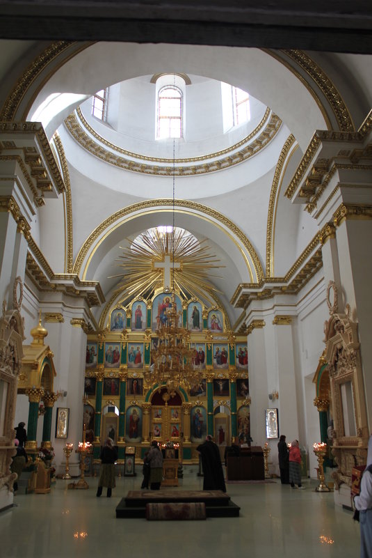 2.71. Величественное убранство храма - Валерий 