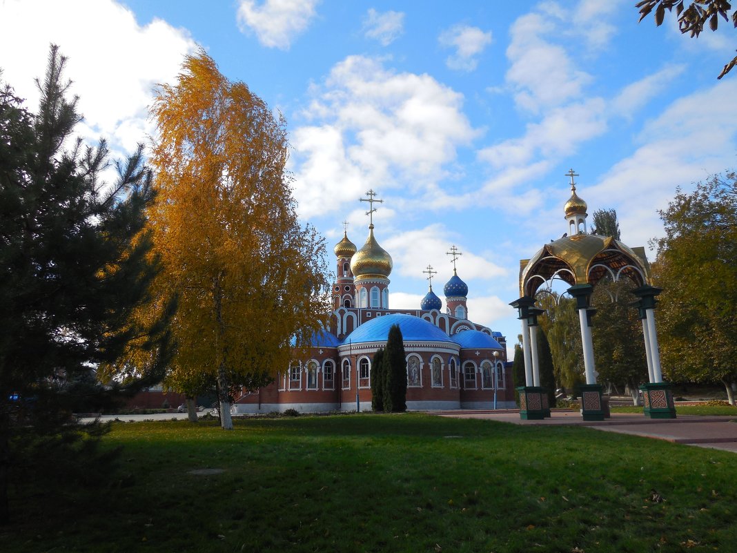 Самара осенью.Свято-Воскресенский мужской монастырь - Надежда 