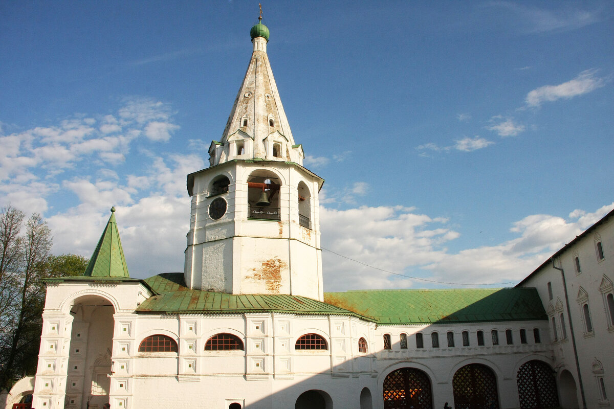 Архиерейские палаты с колокольней - В Гр