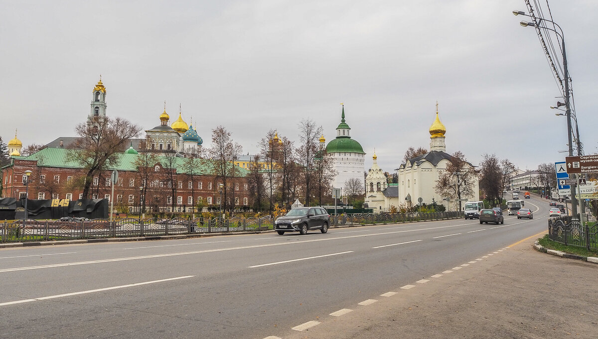 В Городе Сергиевом Пасаде - юрий поляков