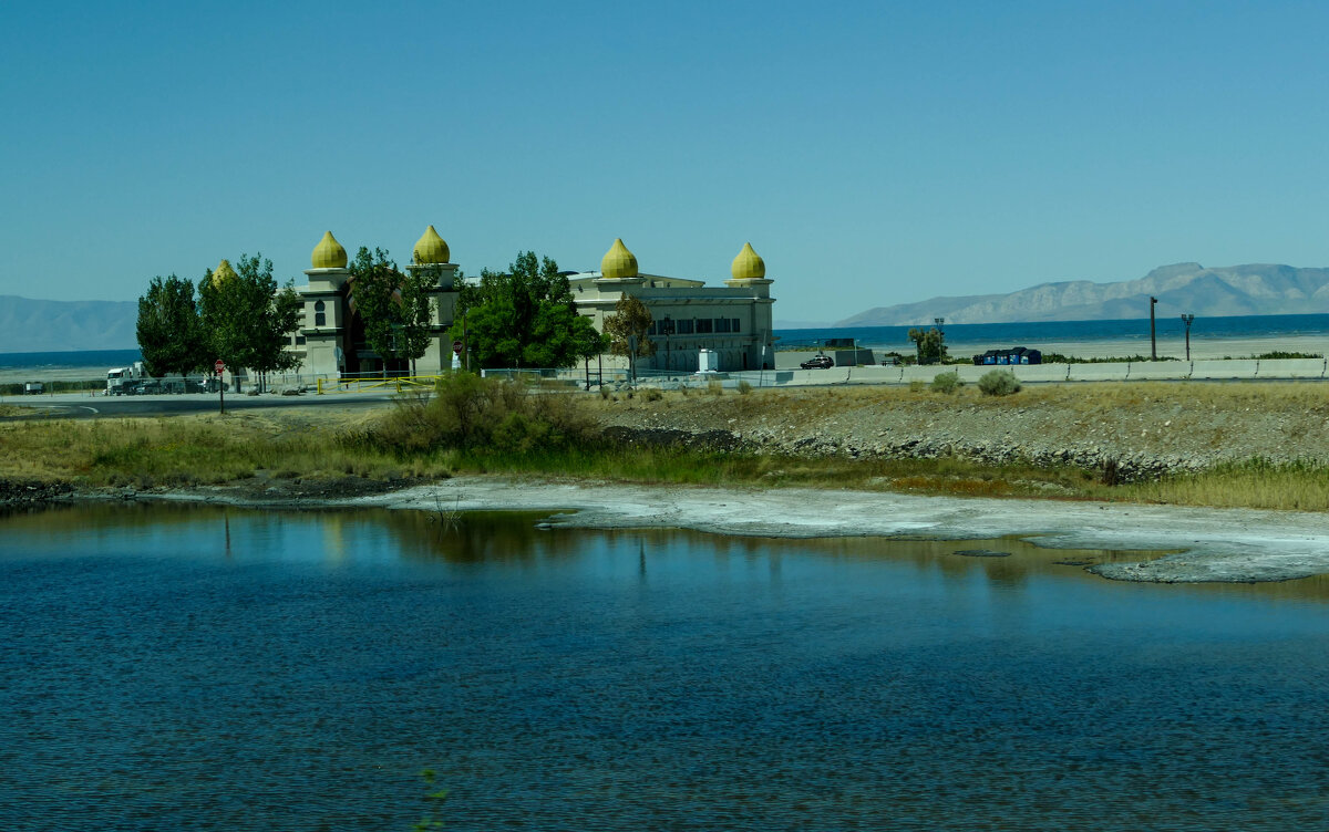 Подъезжаем к озеру Great Salt Lake. Штат Юта - Юрий Поляков